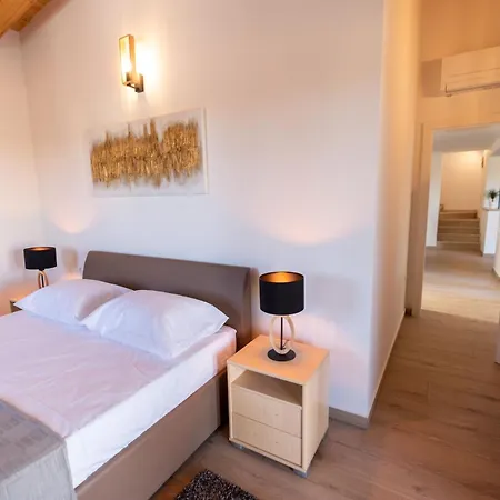Mit Privatpool Fuer 6 Personen Ca, 150 M Sup2 In Vinez, Istrien Rabac Und Labin * Vinež