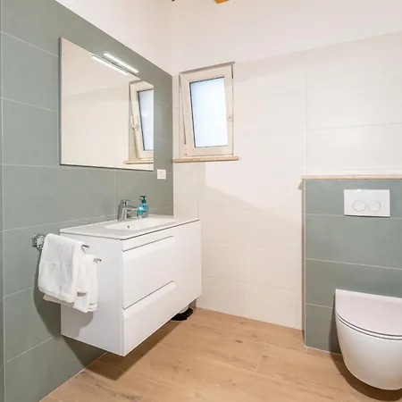 Mit Privatpool Fuer 6 Personen Ca, 150 M Sup2 In Vinez, Istrien Rabac Und Labin Feriehus Vinež